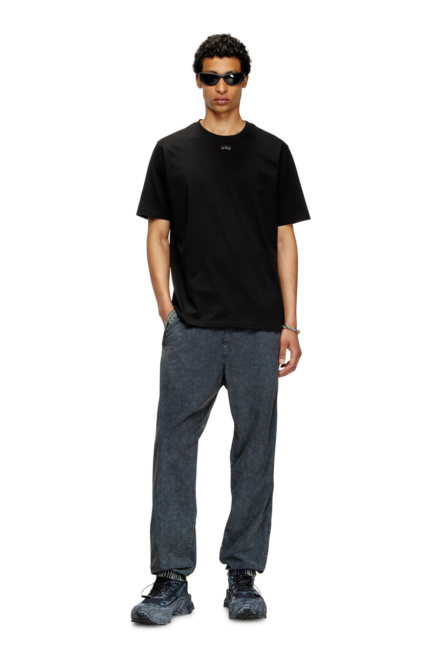 t-shirt da uomo con taglio ovale d nero diesel